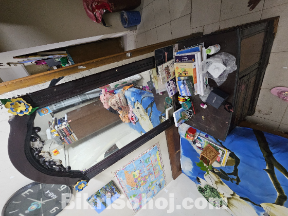 Dressing table with big mirror and drawer